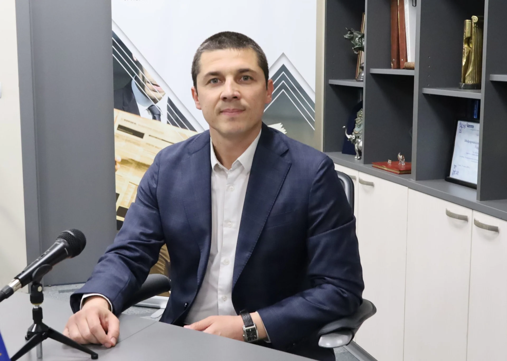 Мирослав Иванов: Зад ъгъла наднича правителство с премиер Пеевски. Или Борисов (част 2)