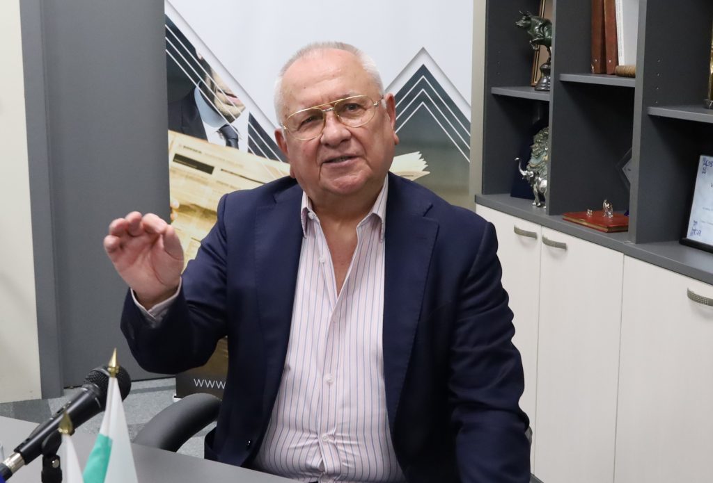 Осман Октай