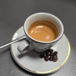 Кафето изглежда променя състава на микроорганизмите в червата ни, което може да има значителни последици за здравето, установи голямо изследване.