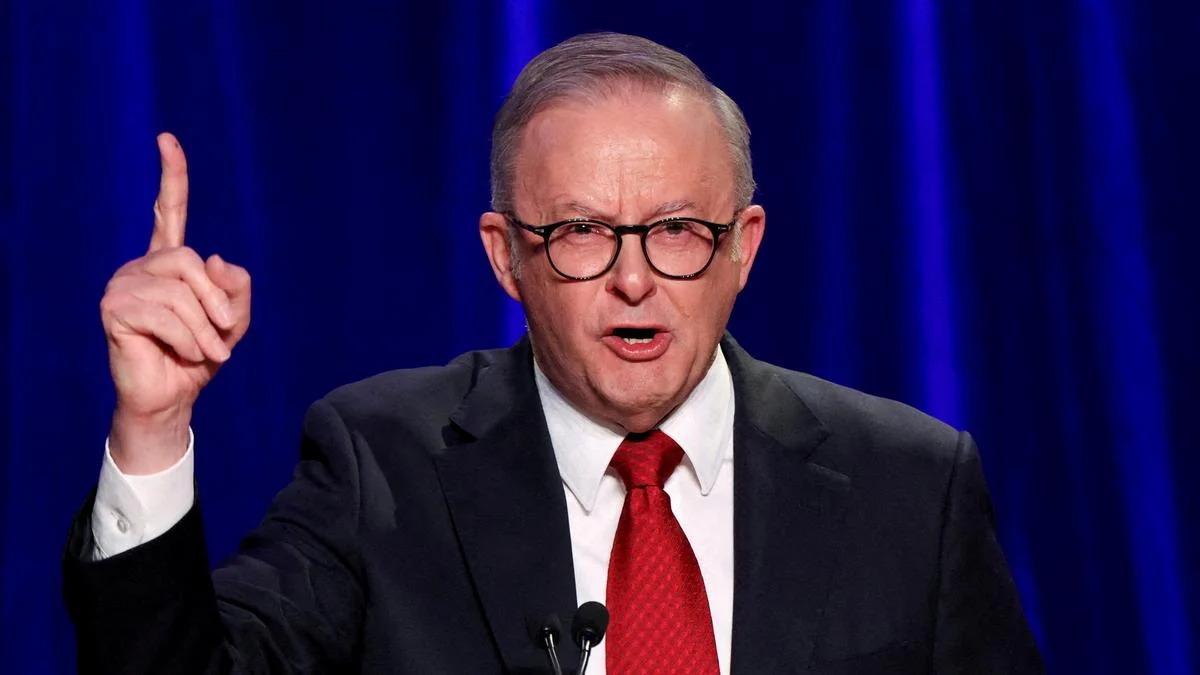 Антъни Албанезе