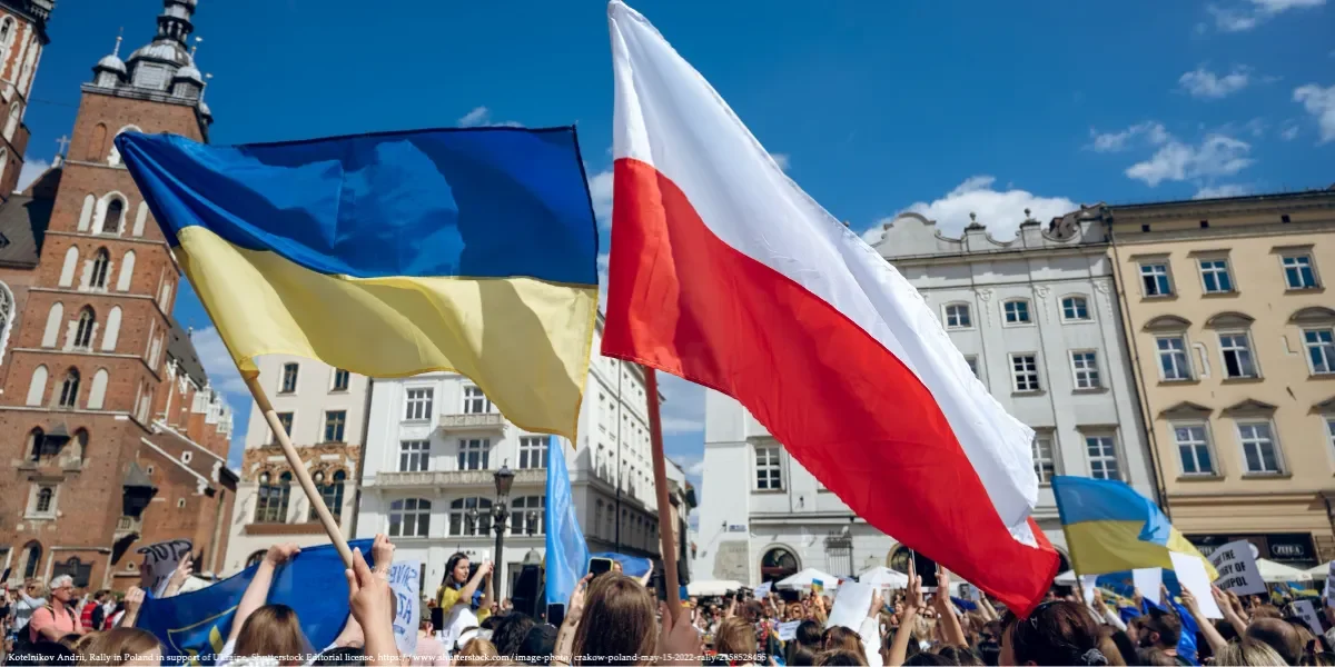 Полша затвори две летища заради руски удари срещу Украйна