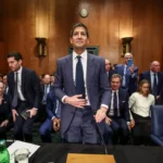 Сблъсъкът между Тръмп и Тилис препречва пътя на Уорш към кормилото на ФЕД