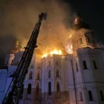Руски удари подпалиха катедрала от световното наследство на ЮНЕСКО в Киев