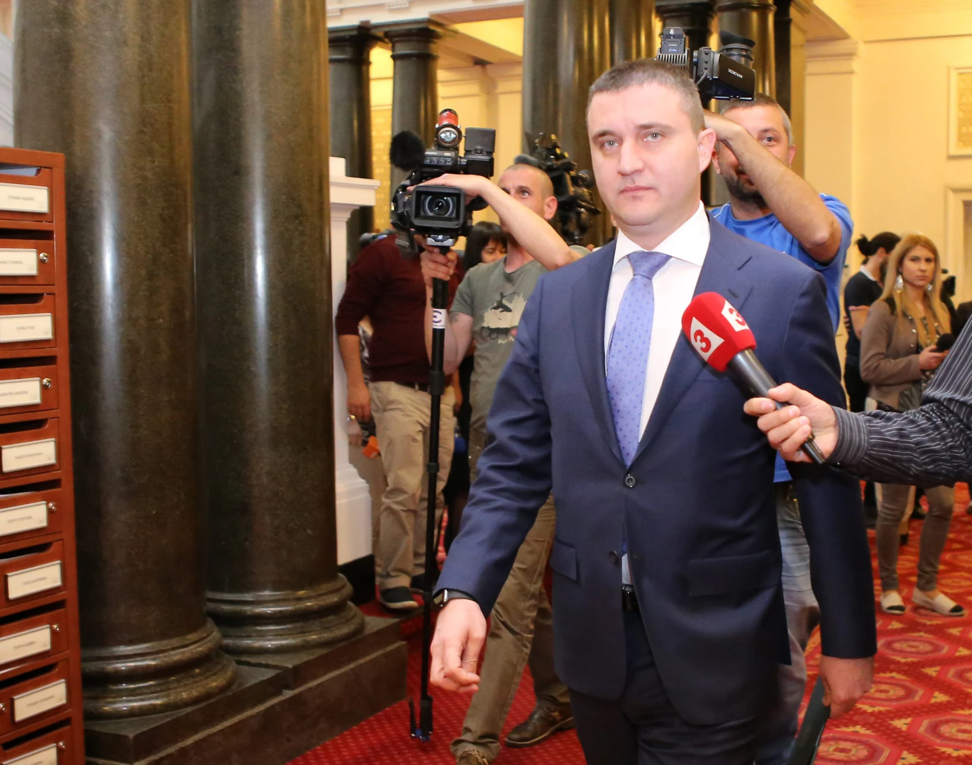 Парламент Владислав Горанов