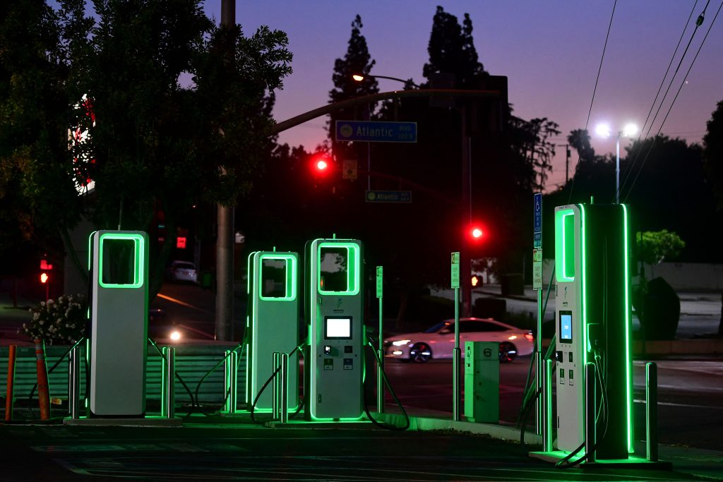 210607 electric vehicle charging station se 1217p