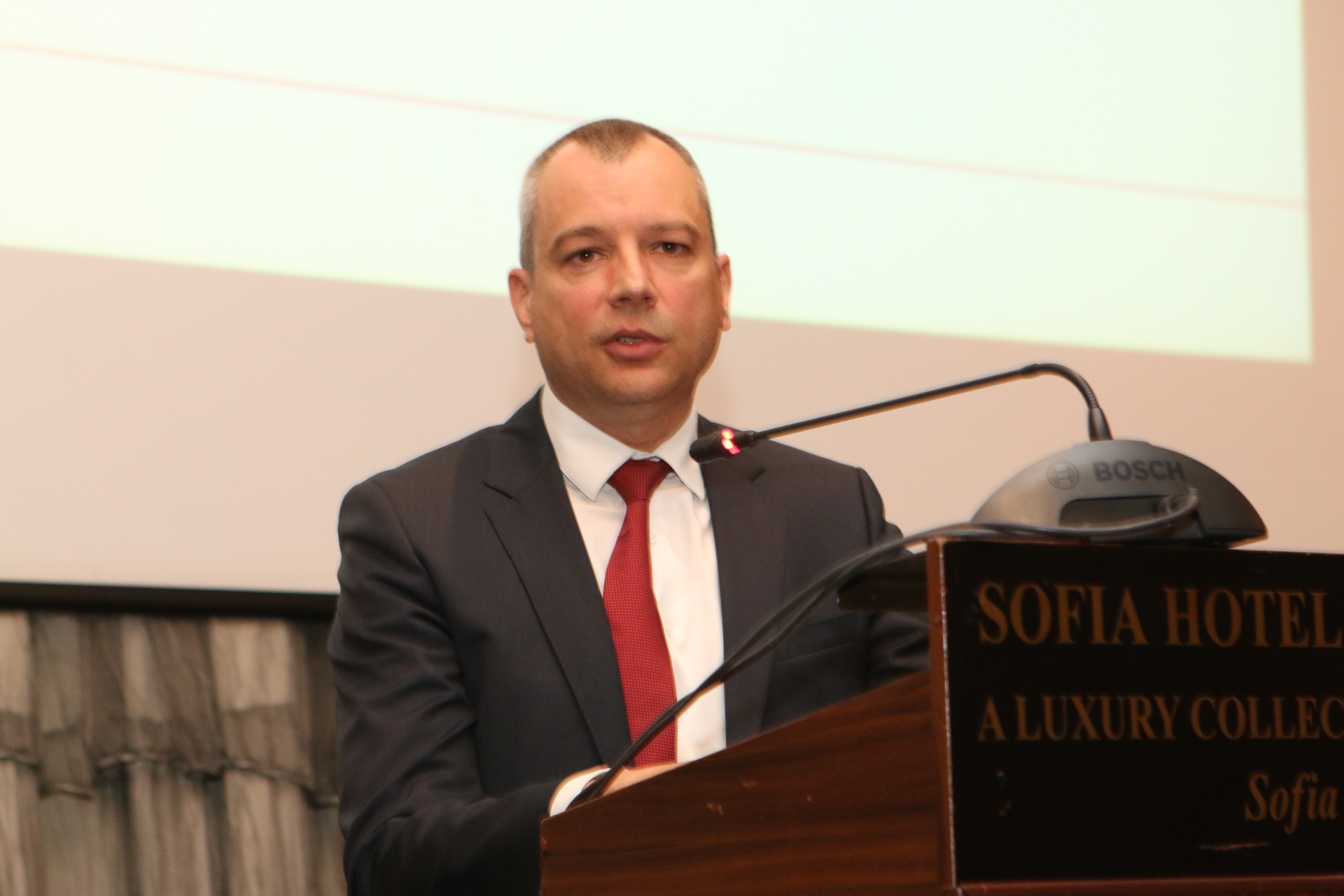 Кристофор Павлов - главен икономист на "УниКредит Булбанк"