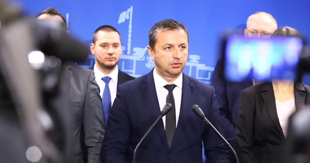 Даниел Петров, Възраждане