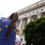 В София се провежда протест под мотото "Завинаги в Европа-вън Пеевски от властта", организиран от "Правосъдие за всеки"