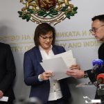 Министерство на икономиката Корнелия Нинова ще даде брифинг във връзка със Закон за колекторските фирми.