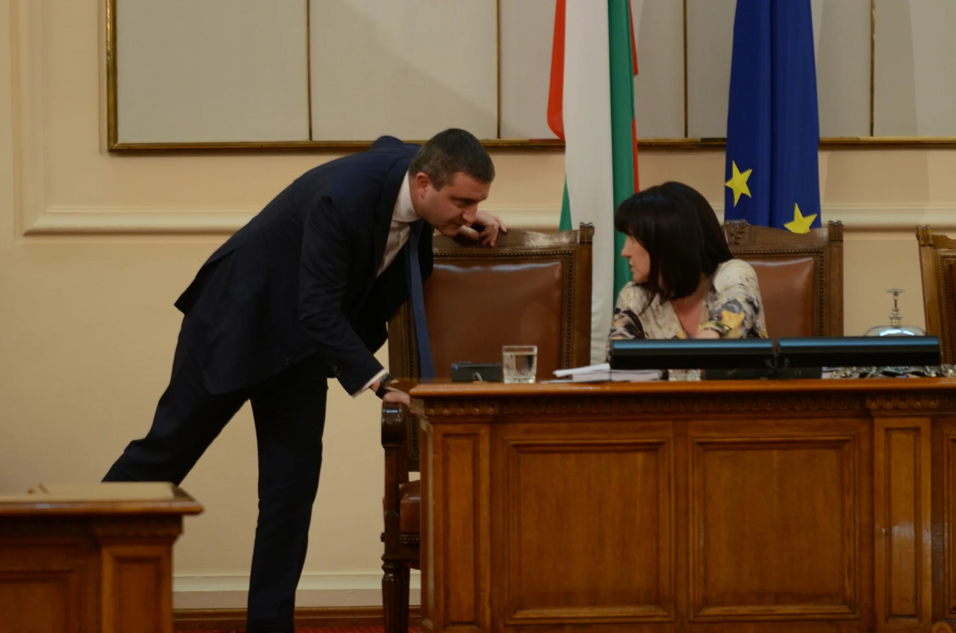 Парламент бюджет
