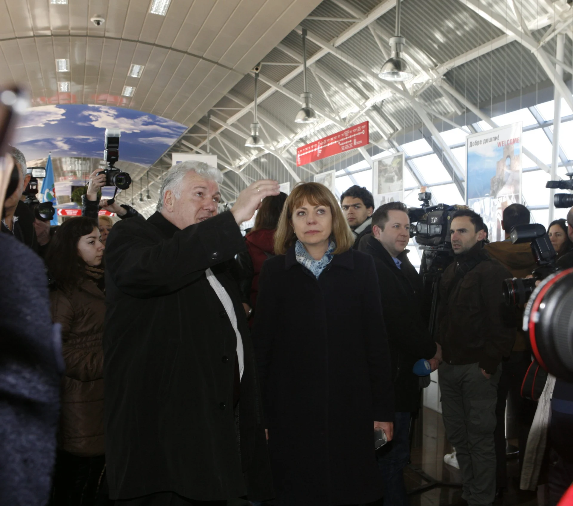 метростанция „Летище София“ се състоя церемонията по пускане на метрото до Летище София. Бойко Борисов - министър - председател Йорданка Фандъкова - кмет на София Ивайло Московски - министър на транспорта