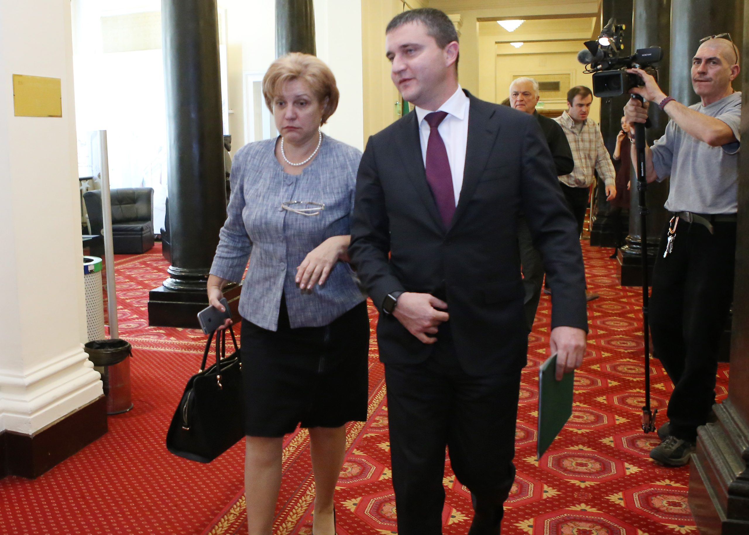 Парламент Владислав Горанов Менда Стоянова