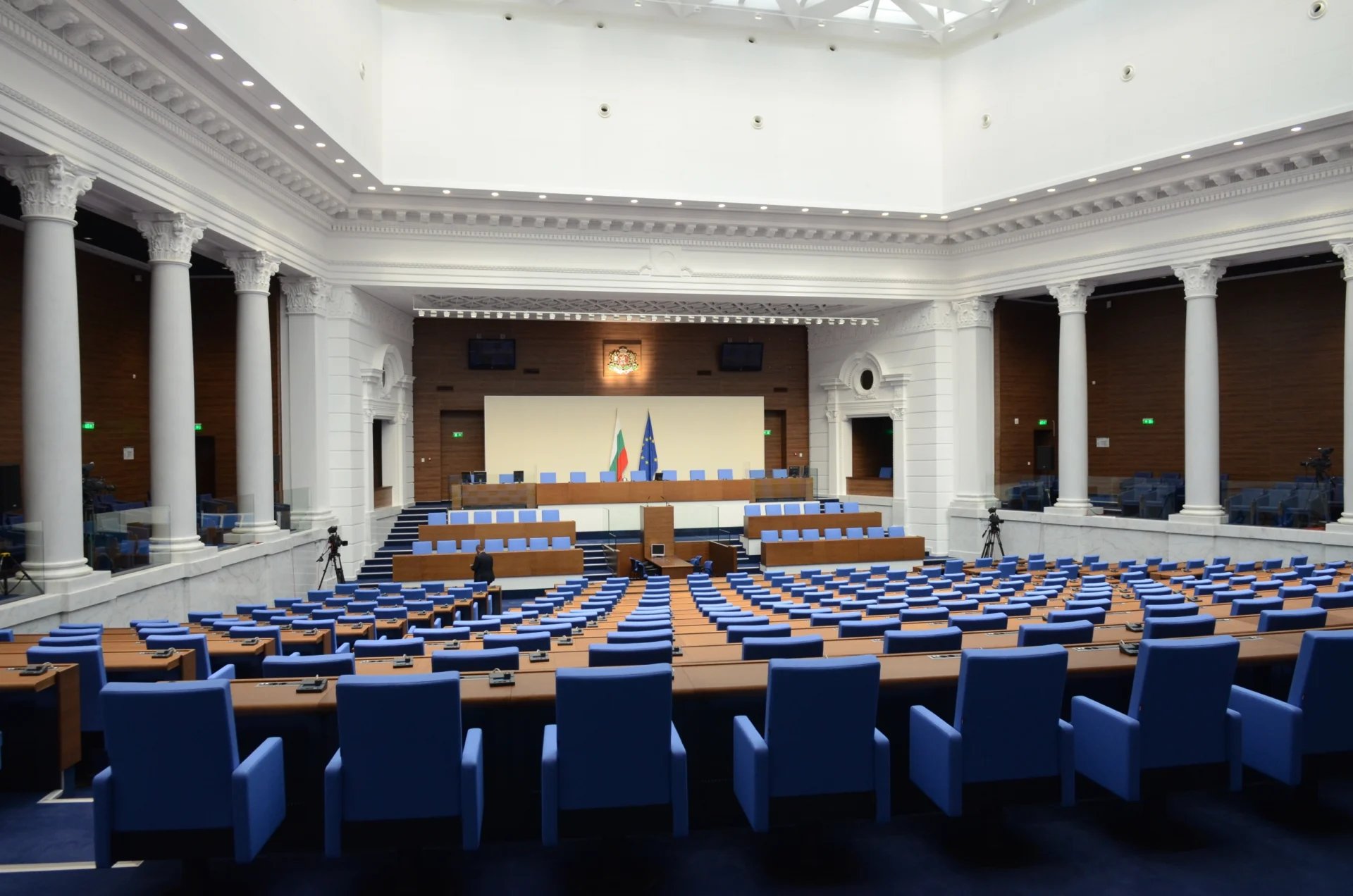 Парламент нова зала
