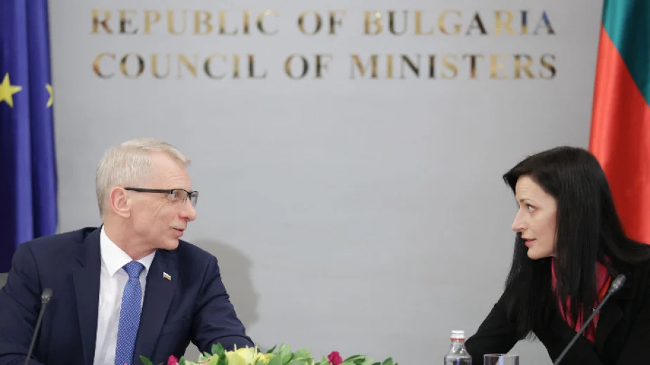 Продължават преговорите между ГЕРБ-СДС и ПП-ДБ