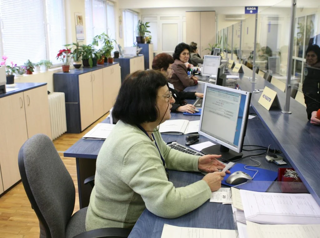 кибератаки, Система за управление на чакащи клиенти. Официалното откриване ще се състои в сградата на районната администрация на район „Подуяне”. ЧиновникНиколай Василев - министър на държавната администрация
