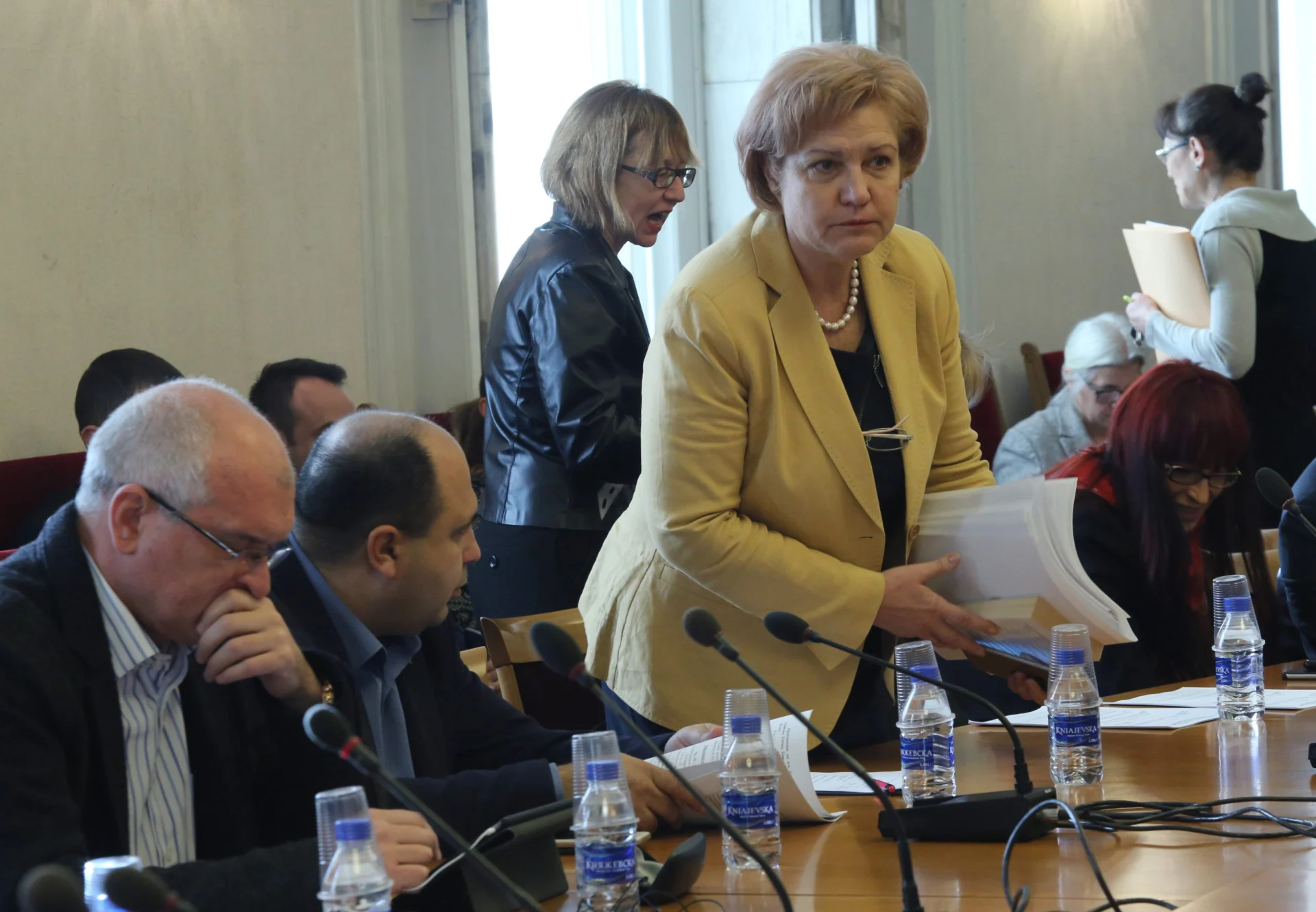 Парламент Комисия по бюджет и финанси