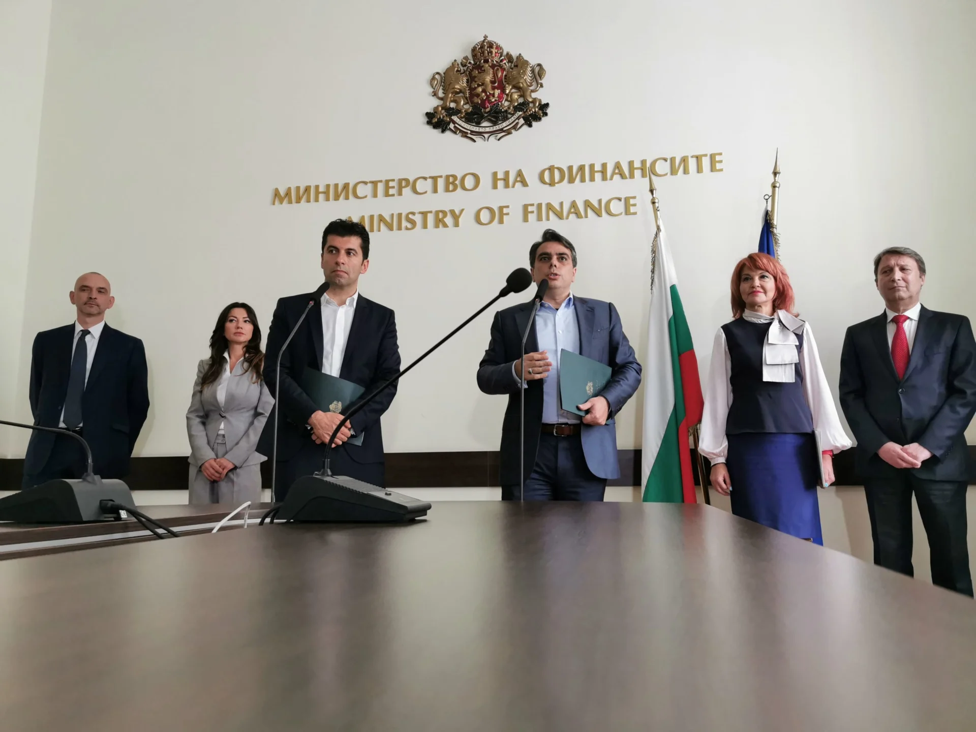 Пресконференция на министерството на финансите