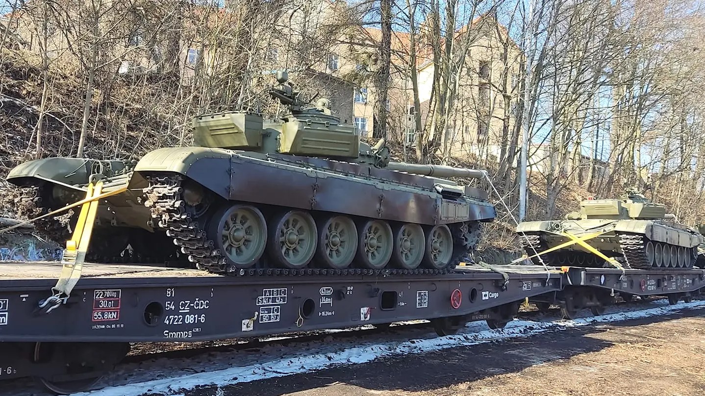 танк танкове т72 т-72 чешки
