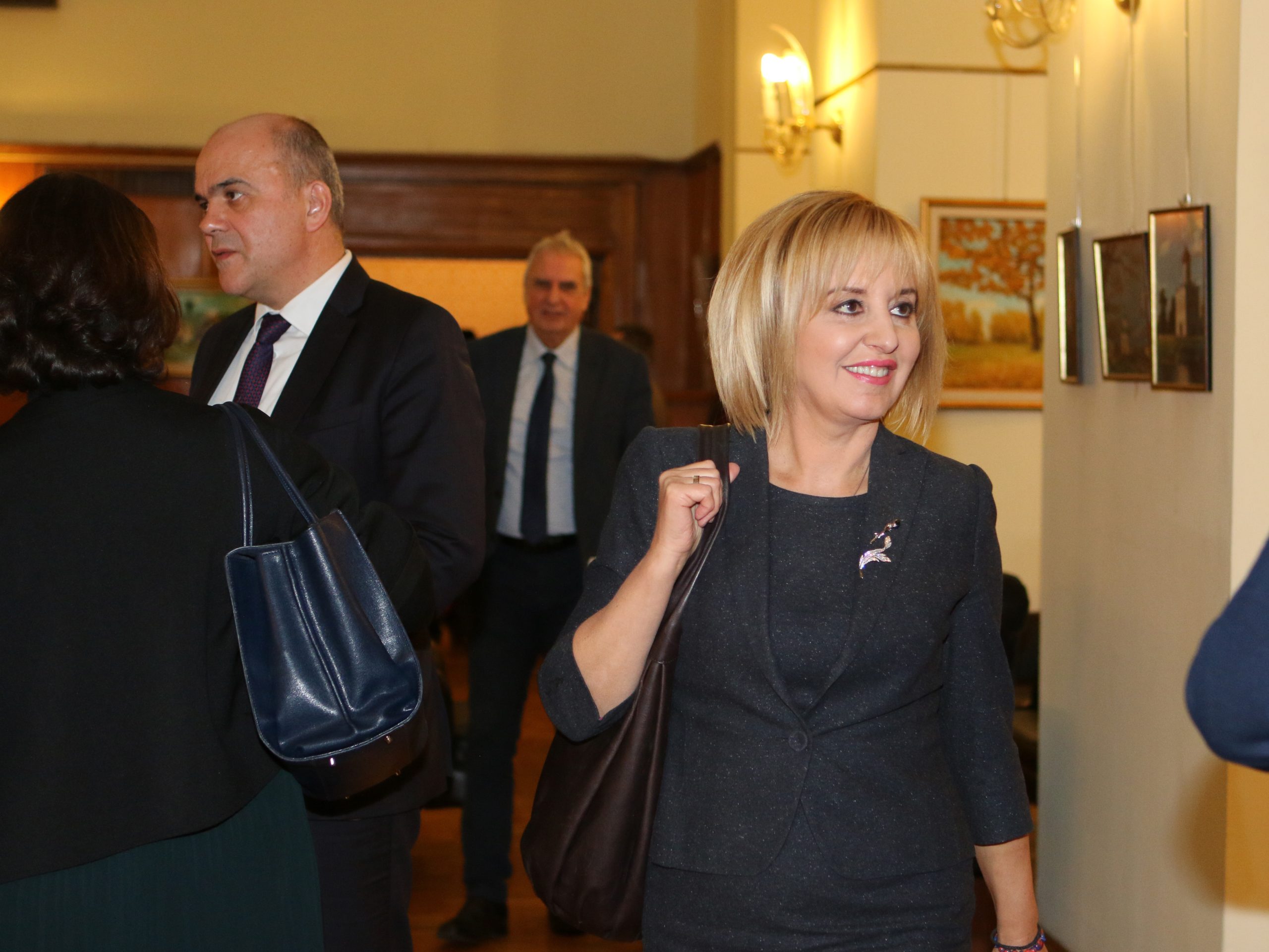 Бисер Петков Мая Манолова