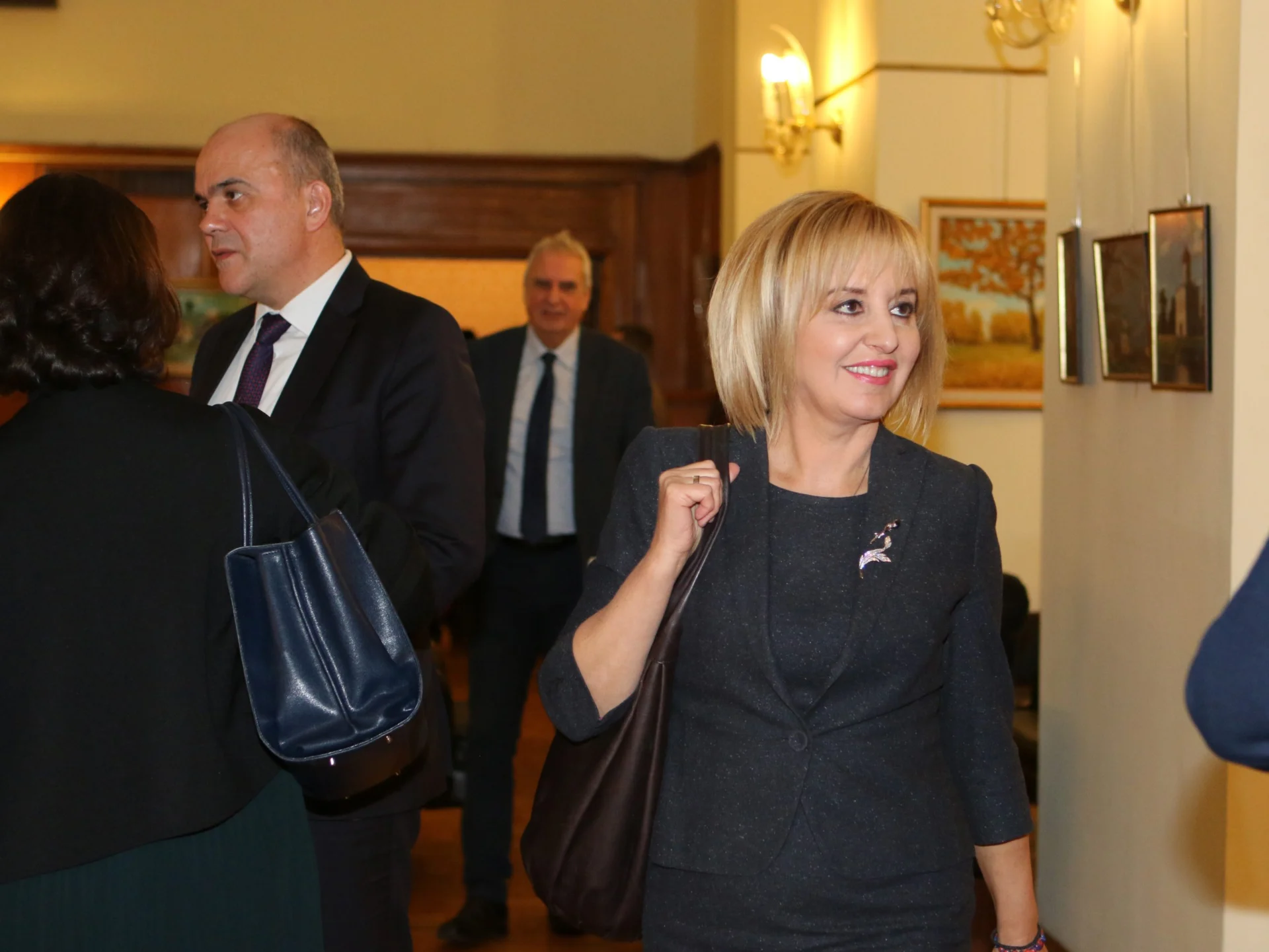 Бисер Петков Мая Манолова