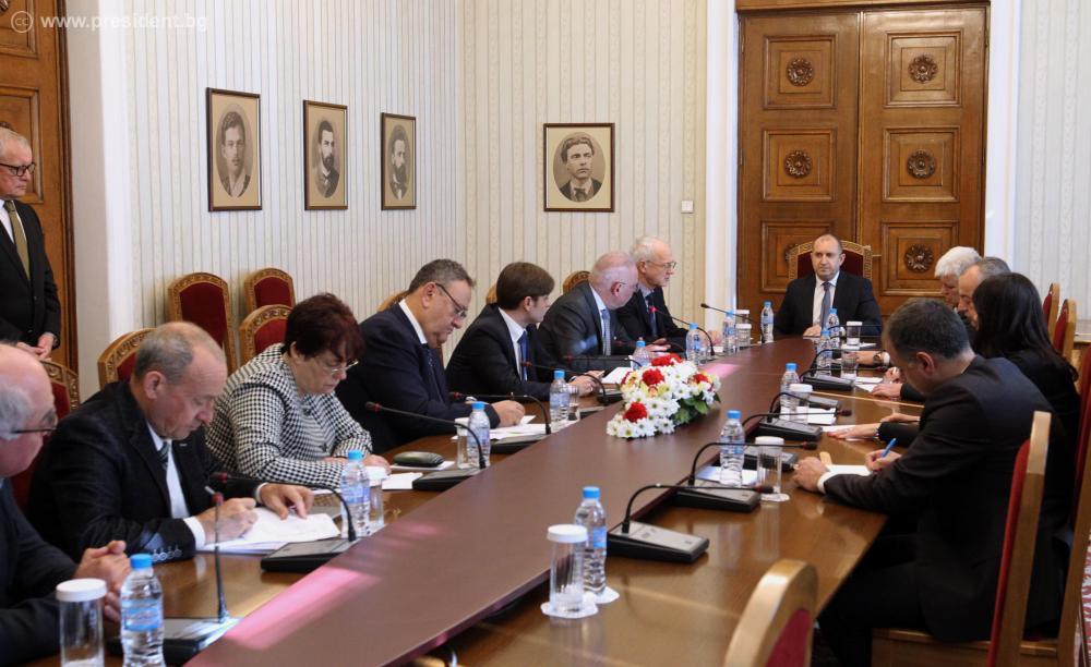 Президентство срща на Румен Радев с бизнеса работодателските организации...