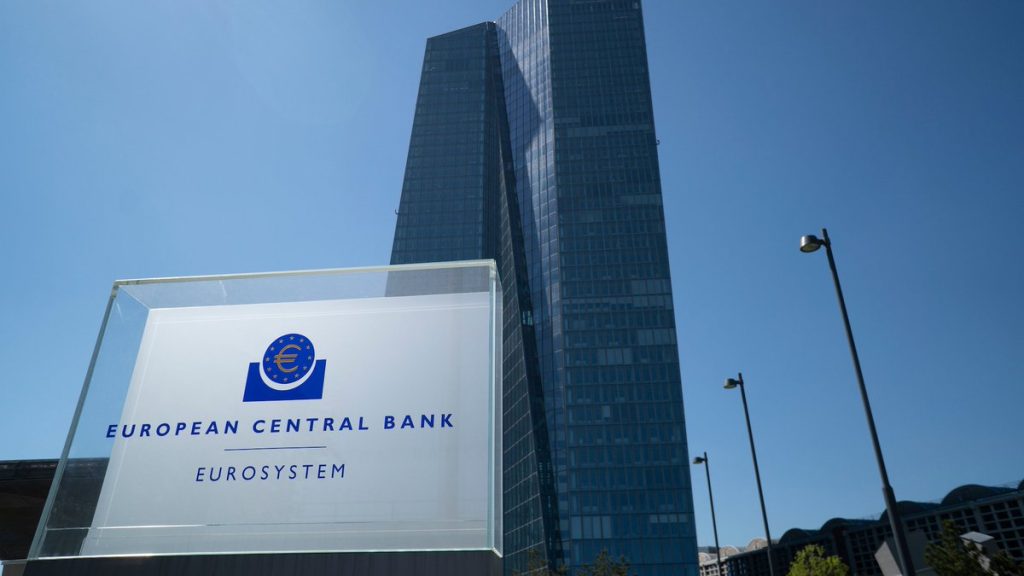 Инфлацията в еврозоната се охлажда, но остава двуцифрена 4 ЕЦБ