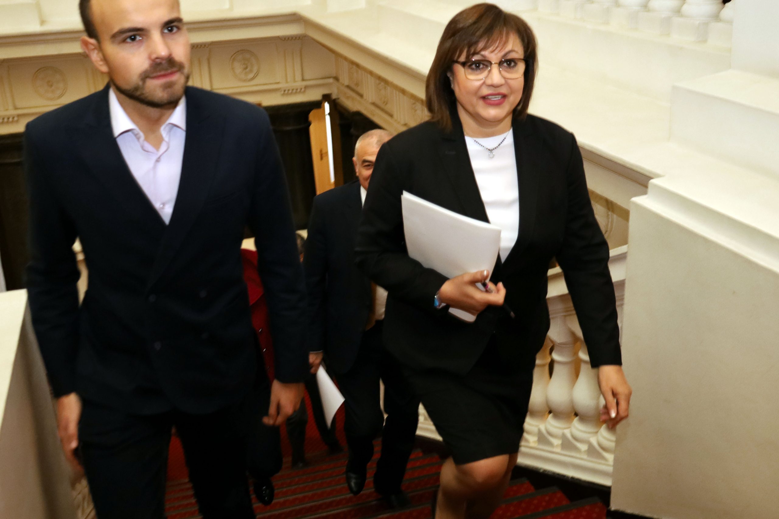 Парламент среща Продължаваме промяната и БСП Корнелия Нинова