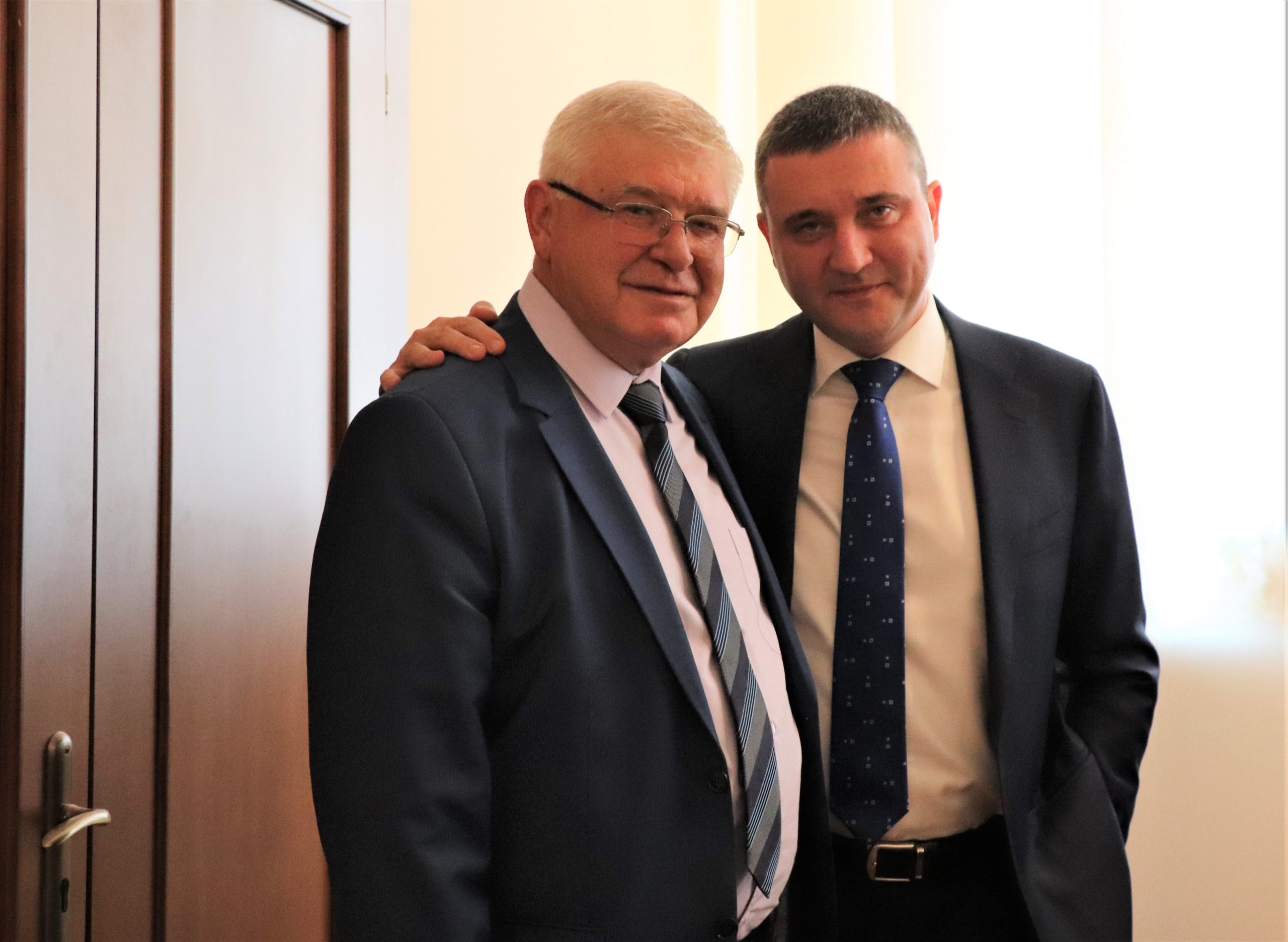 Министърът на финансите Кирил Ананиев прие поста от предшественика си Владислав Горанов.
