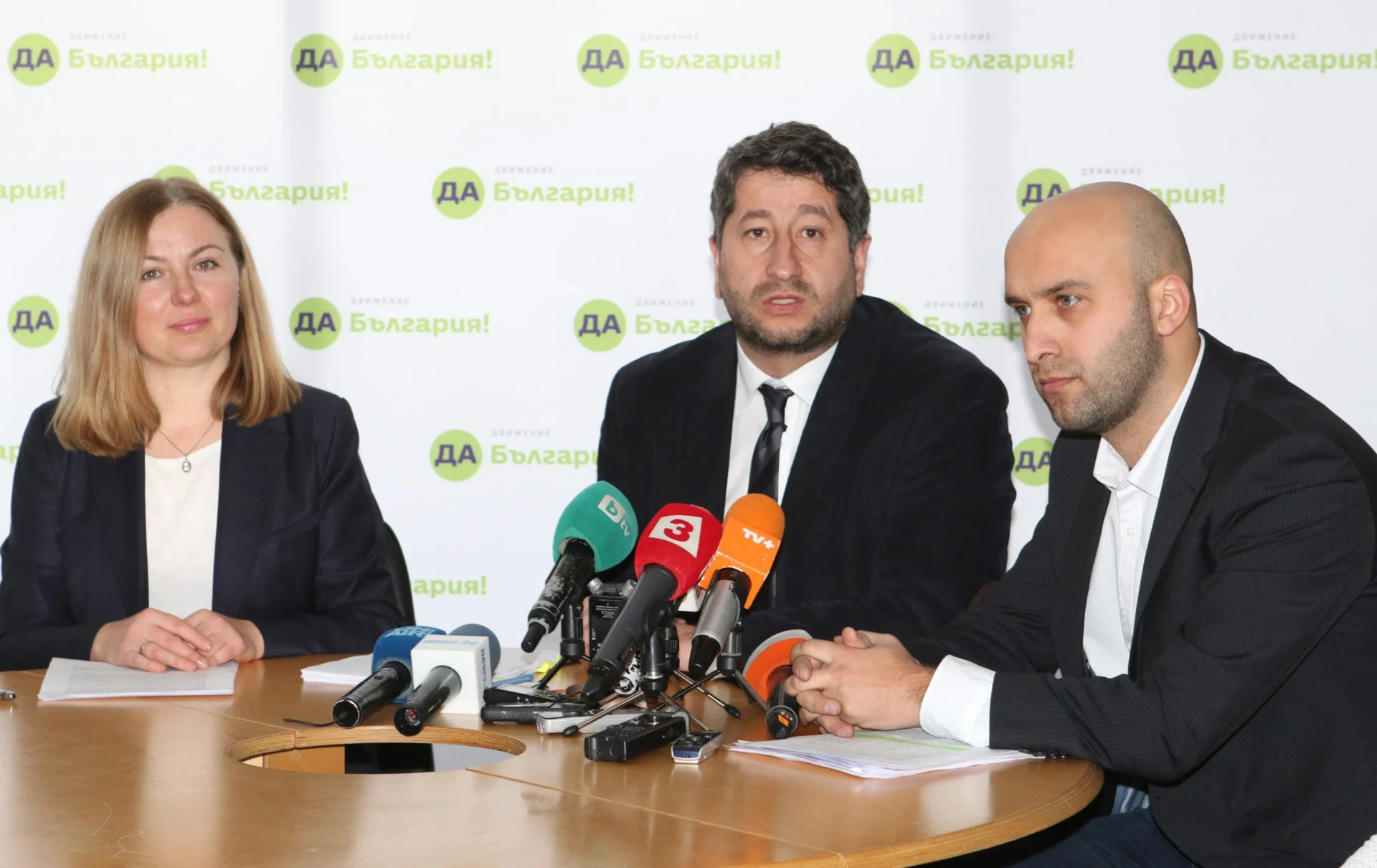 председателят на Движение „Да България" Христо Иванов представи идеите на партията за реформа в българската прокуратура и ще коментира очаквания доклад на Европейската комисия (ЕК).