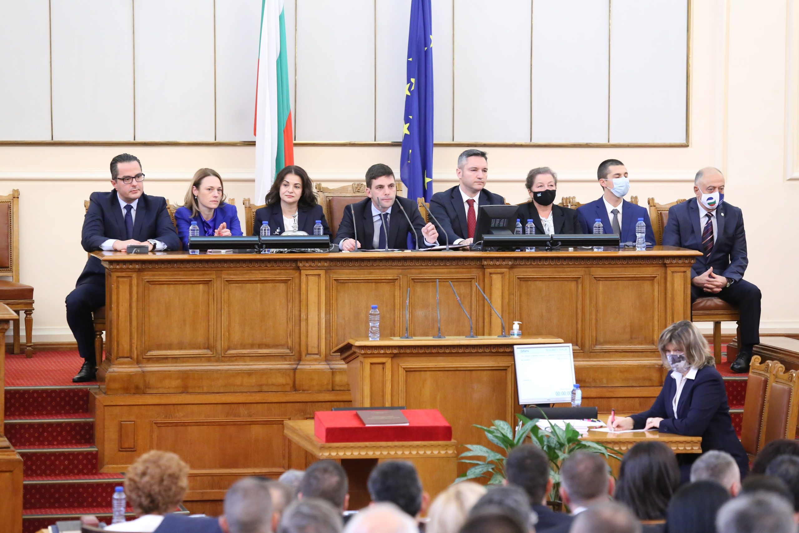Парламент зам председатели
