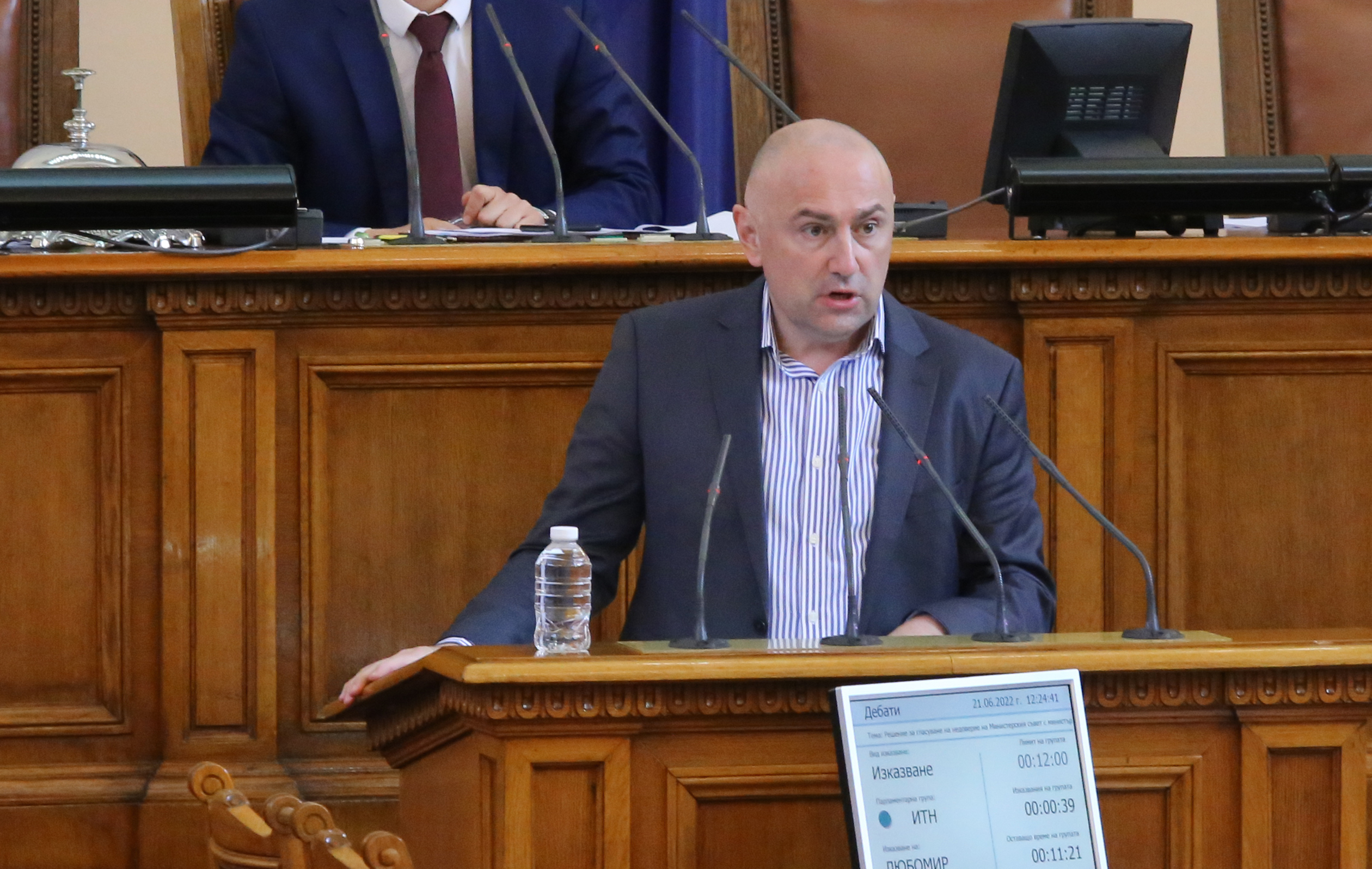 Парламент вот на недоверие към кабинета на Кирил Петков  Любомир Каримански