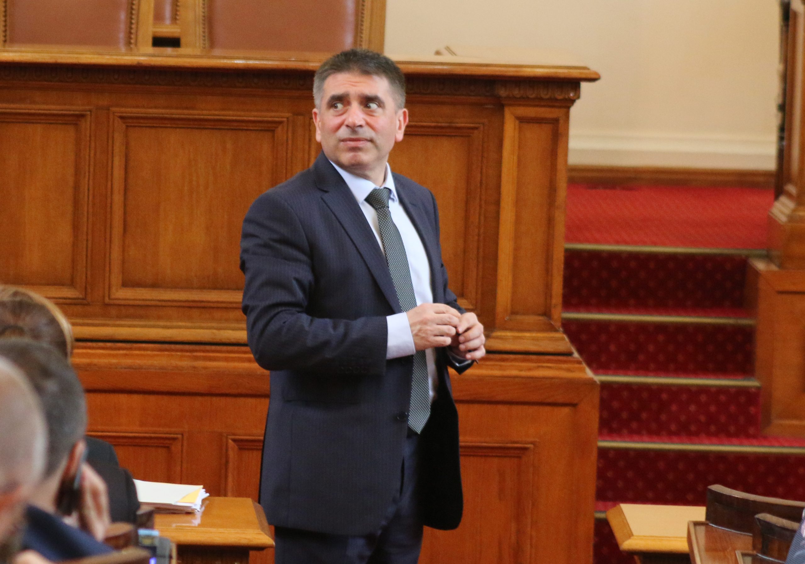 Парламент Данаил Кирилов