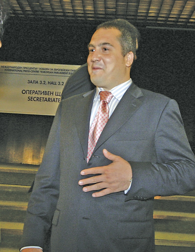 Слави Бинев
