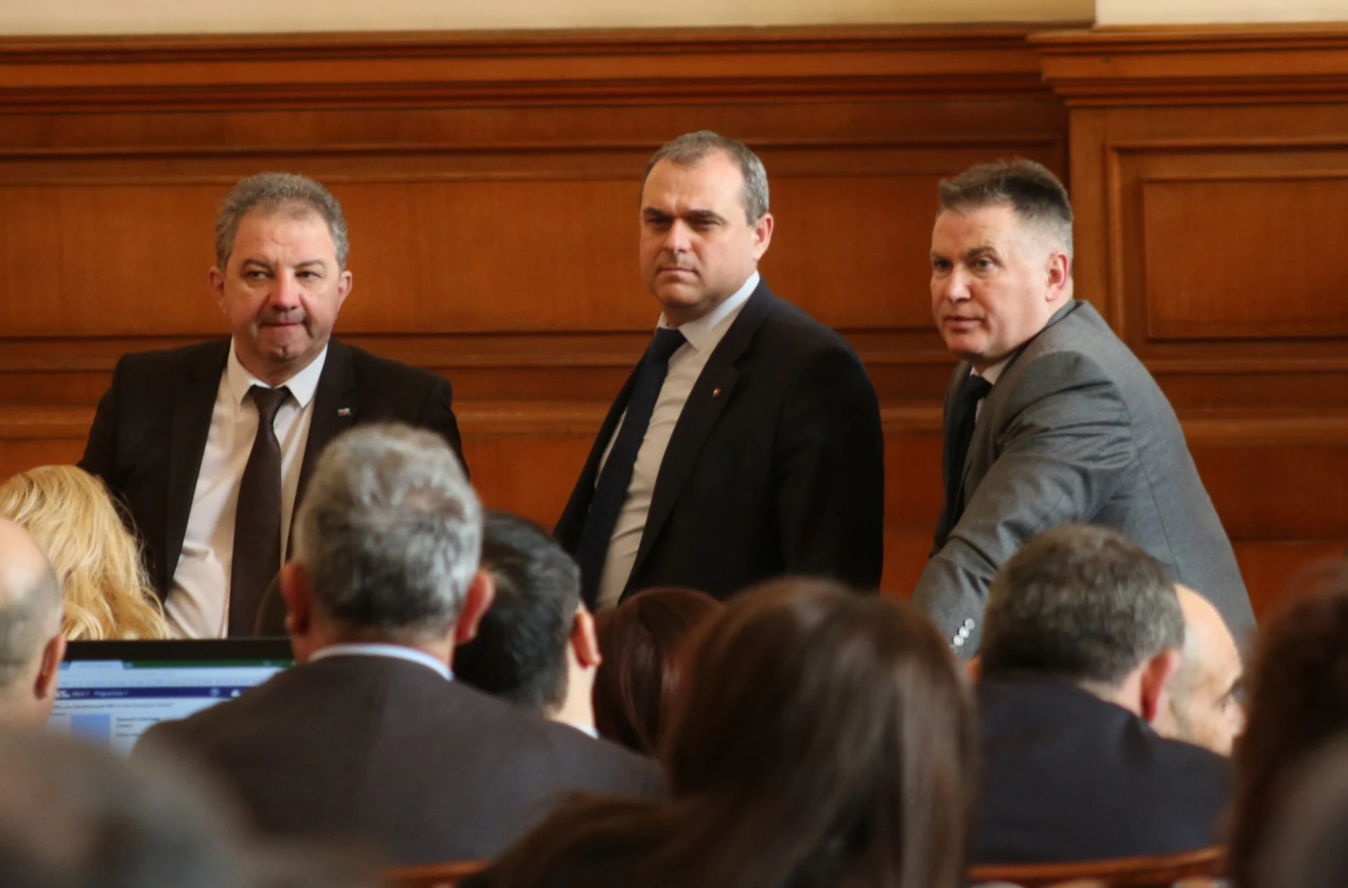 Парламент Борис Ячев  Искрен Веселинов Калин Поповски