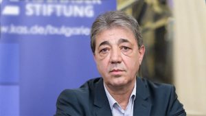 Вили Лилков смята, че ГЕРБ седи зад назначенията без конкурс в общинските дружества