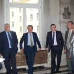 Народно събраниеКомисия по бюджет и финансиВаньо Танов - директор Агенция митнициПламен Орешарски - депутат БСПВладислав Горанов - зам. министър на финанситеКрасимир Стефанов - директор на НАПМенда Стоянова  - председател на комисията по бюджет и финанси