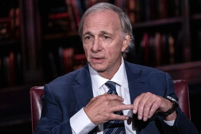 Bridgewater оряза 7% от персонала си, за да остане "елегантен" и гъвкав