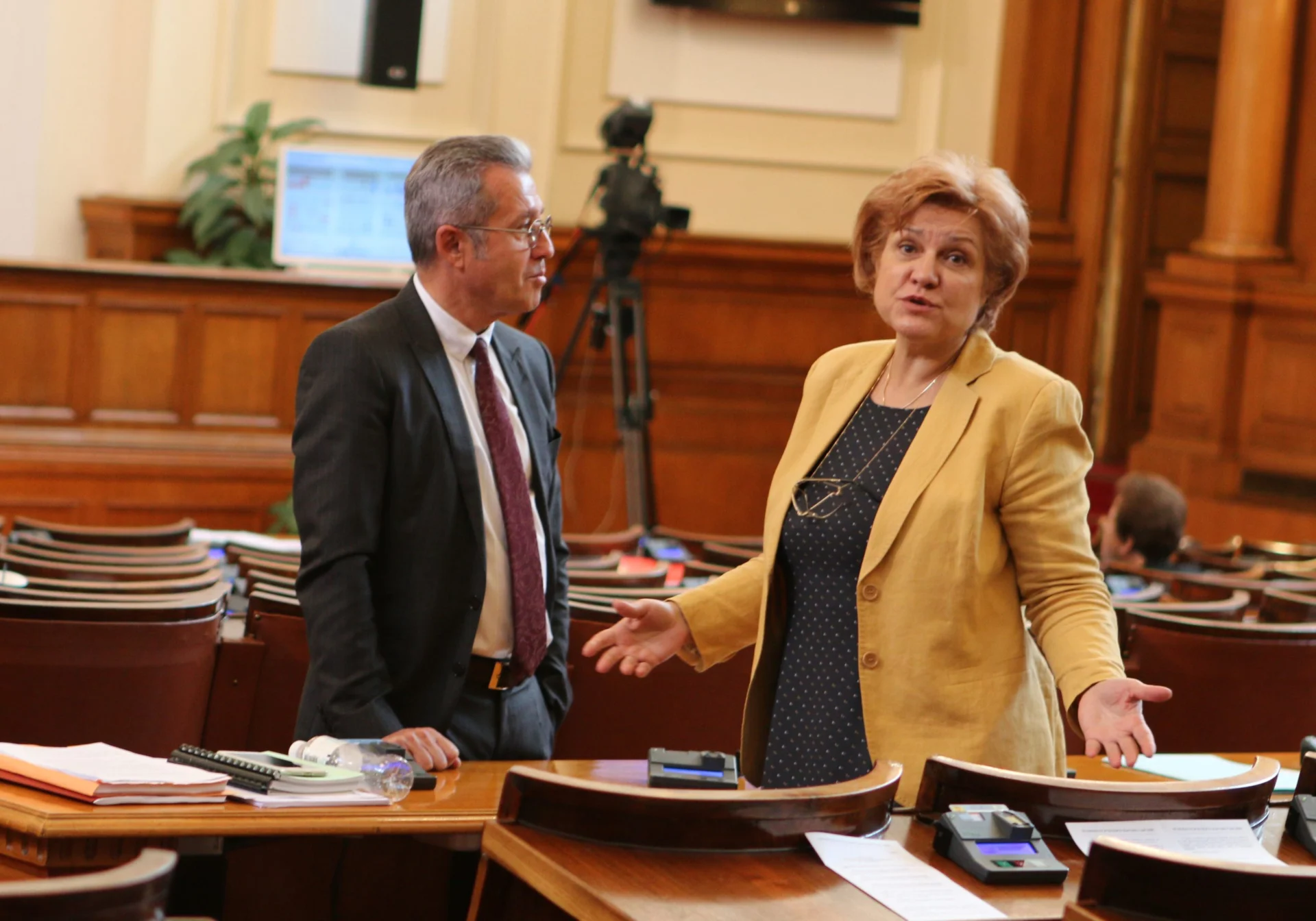 Парламент Йордан Цонев Менда Стоянова