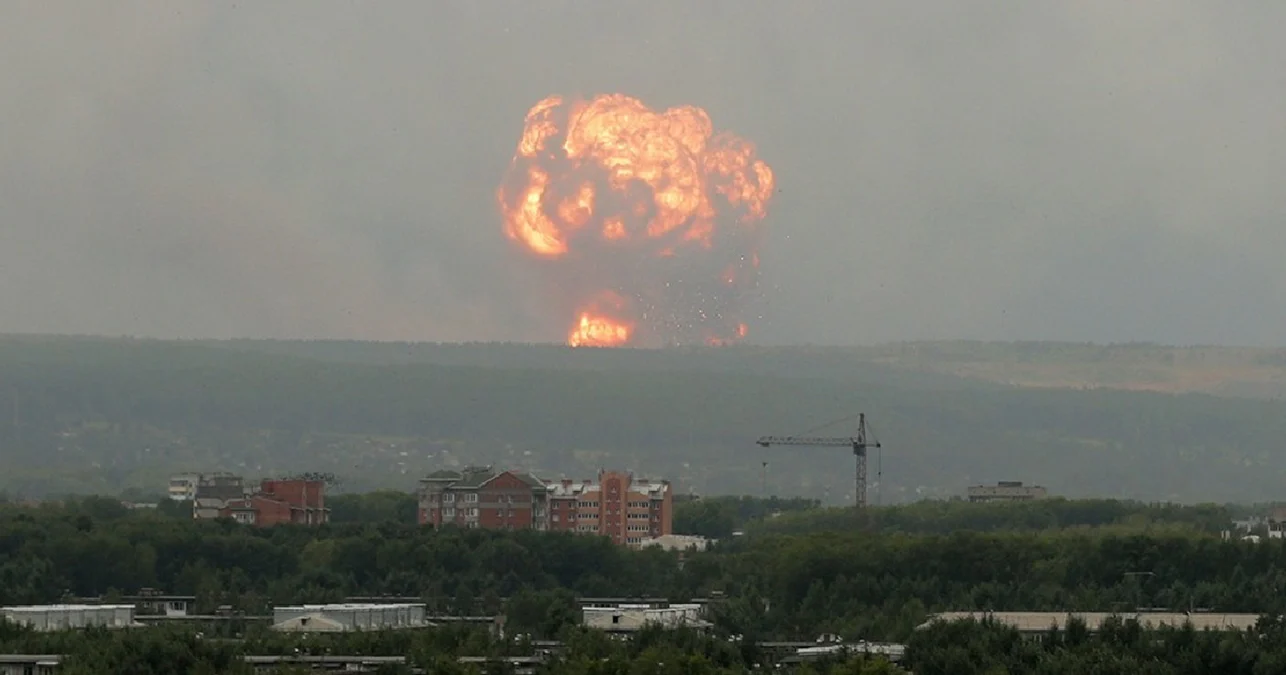 ачинск пламнал военен склад за боеприпаси пожар