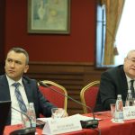 вицепрезидентът на ЕИБ Ласло Бараняй даде пресконференция относно дейността на ЕИБ през 2014 г. с фокус върху операциите в България и перспективите за бъдещо сътрудничество в страната. Фейзи Бекир зам.мин. на финансите