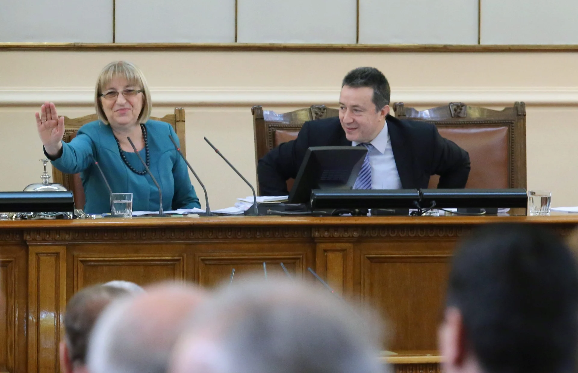 Парламент - Цецка Цачева