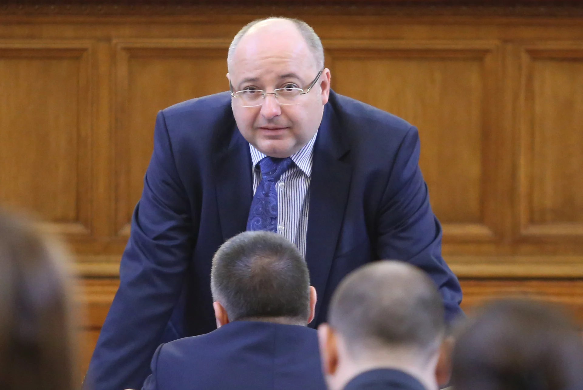 Парламент Четин Казак