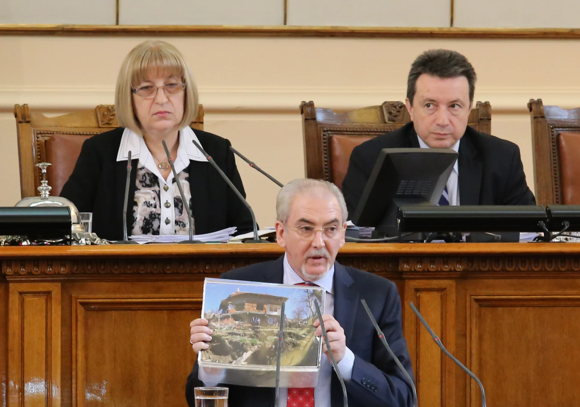 Парламент Лютви Местан ДПС