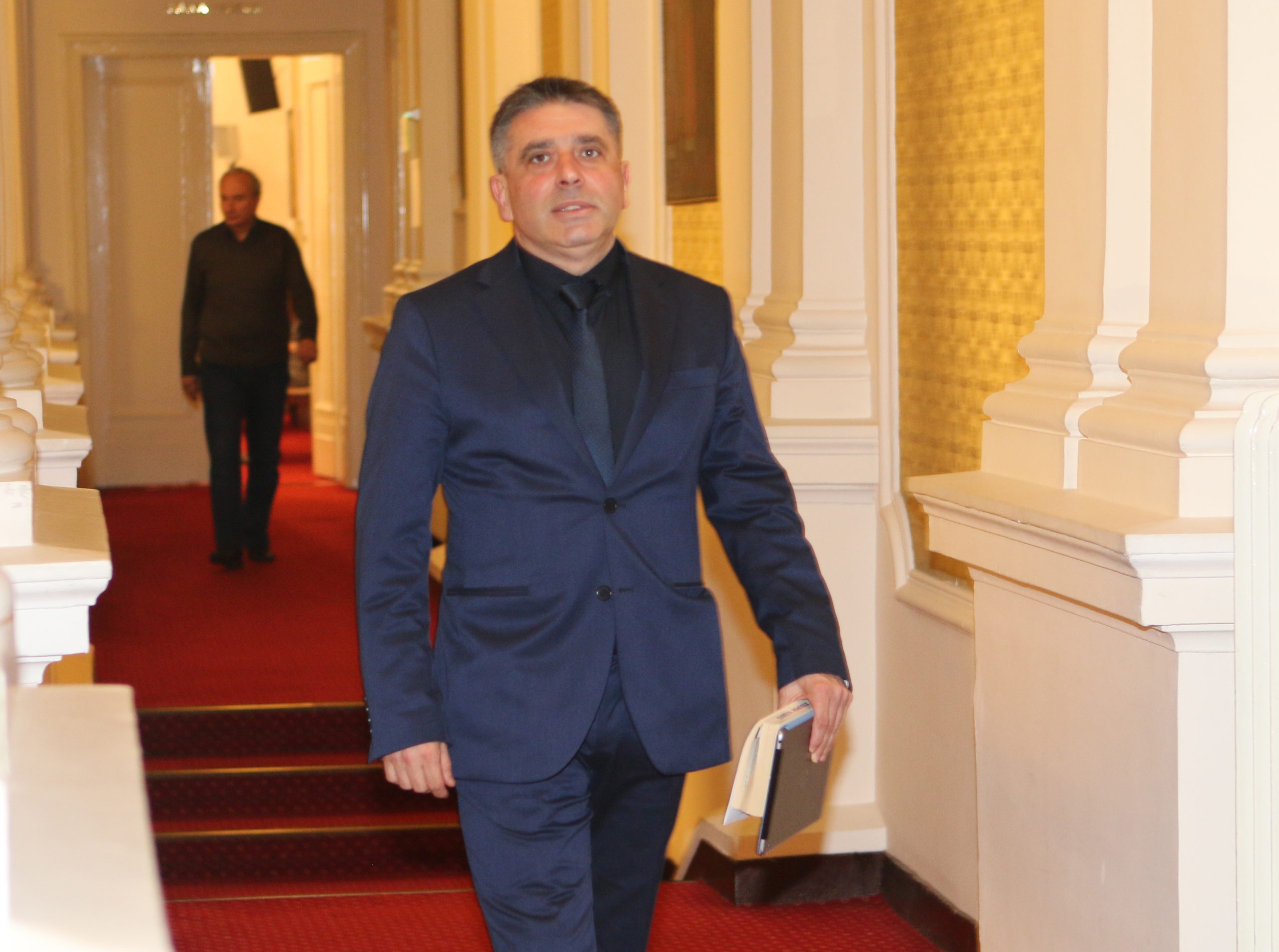 Парламент комисия по правни въпроси изслушване на кандидати за ЦИК Данаил Кирилов