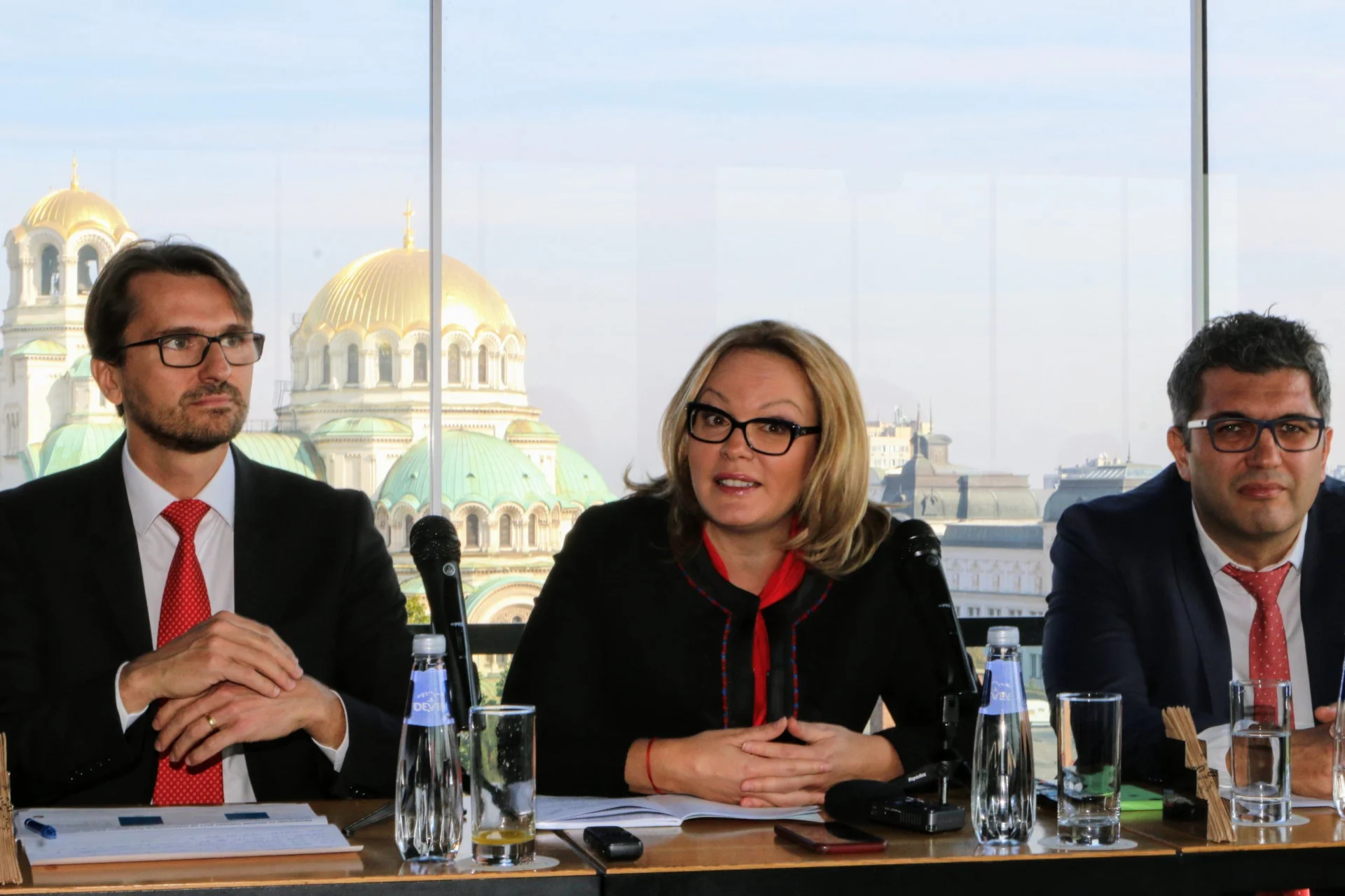 УниКредит Булбанк пресконференция Теодора Петкова