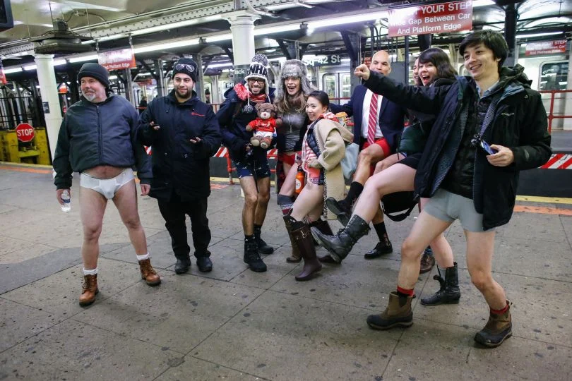 ден без панталони