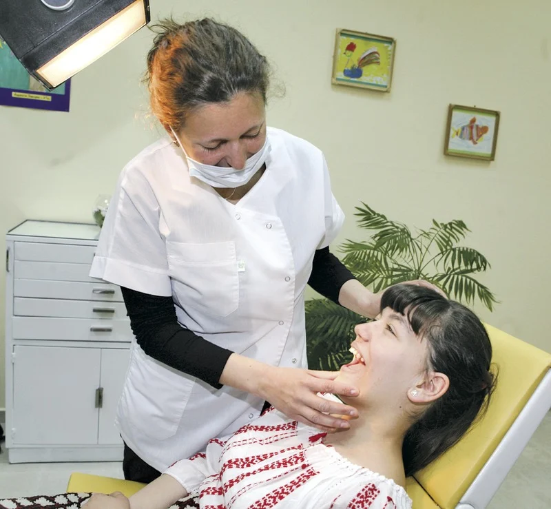 Зъболекарите вече ще имат професионално обучени асистенти.