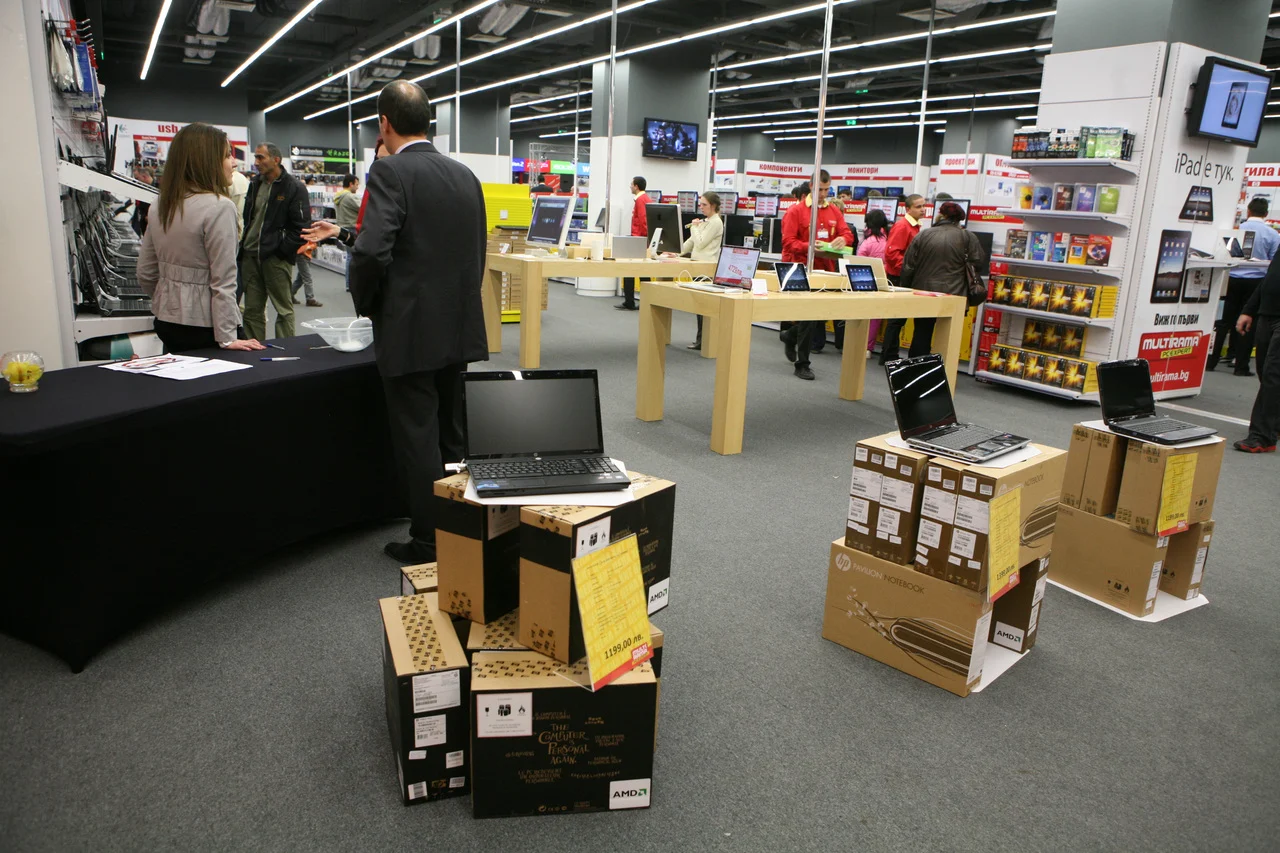Откриване на The MallМултирамакомпютри