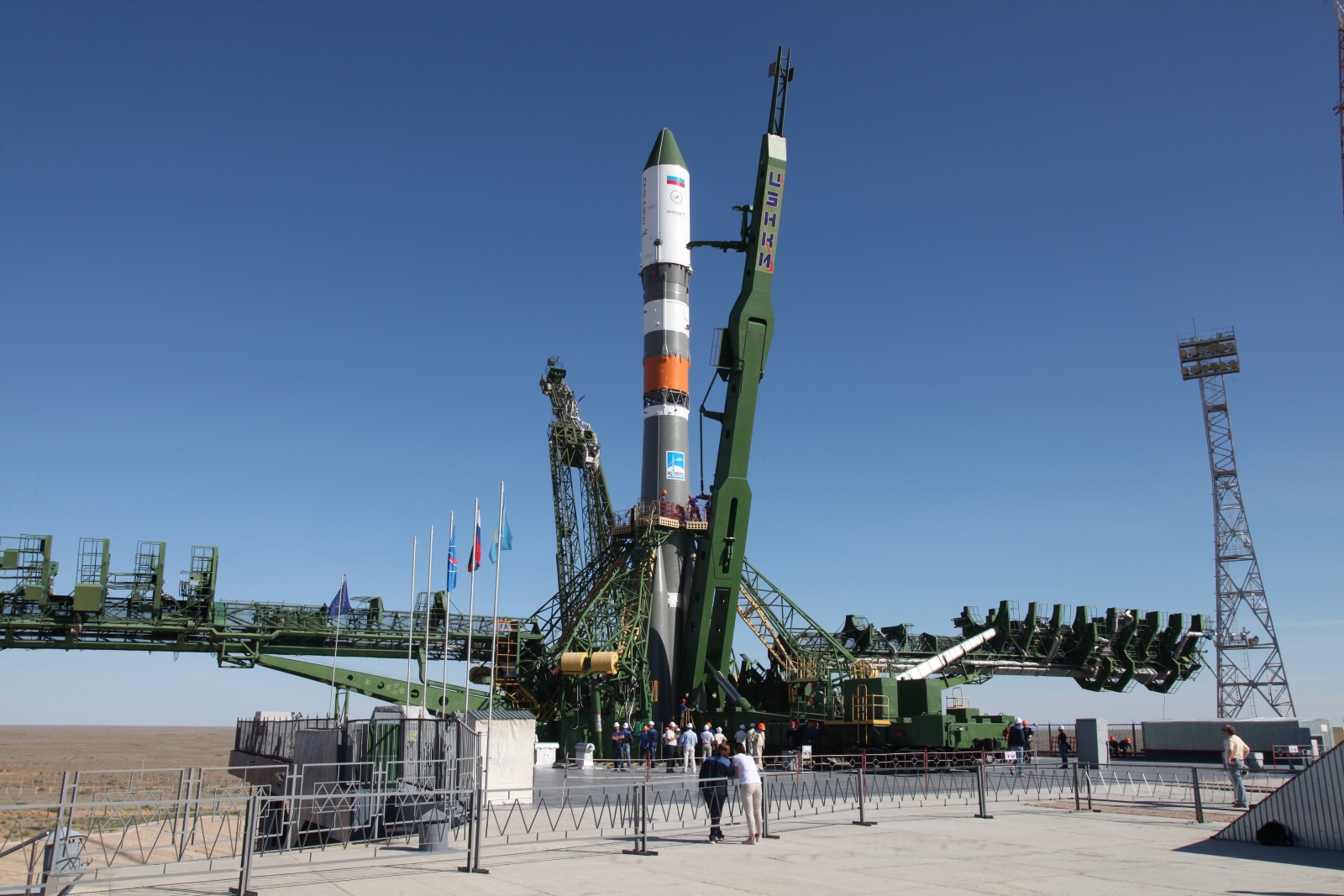 Прогрес МС-06 байконур руска ракета руски космически кораб русия