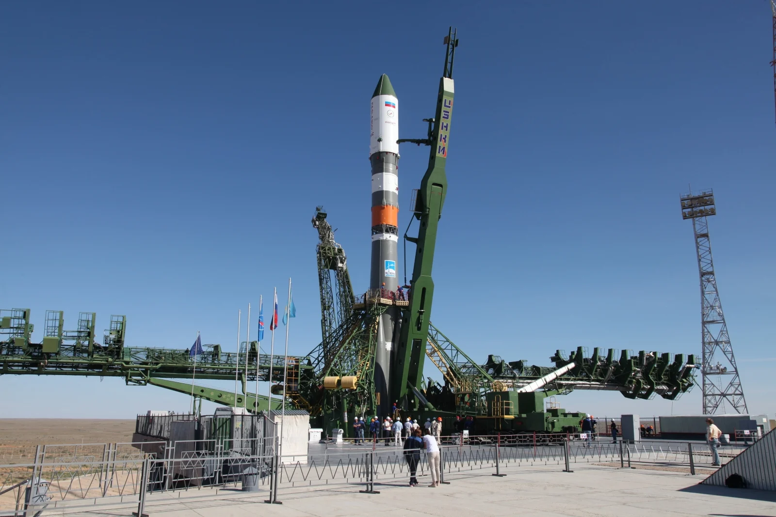 Прогрес МС-06 байконур руска ракета руски космически кораб русия
